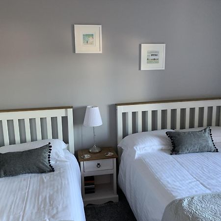 Hensleigh House Bed & Breakfast Чармут Стая снимка