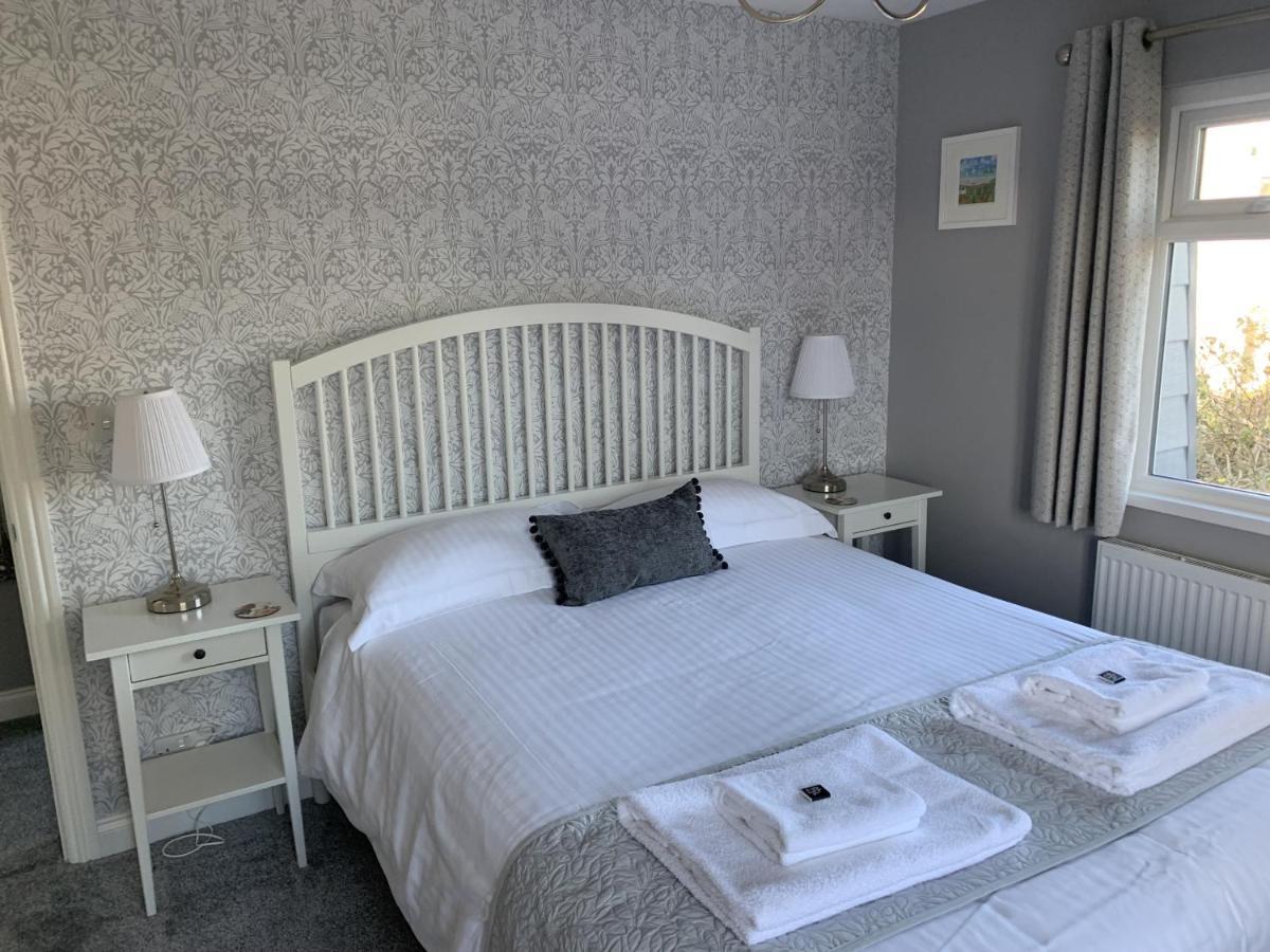 Hensleigh House Bed & Breakfast Чармут Стая снимка