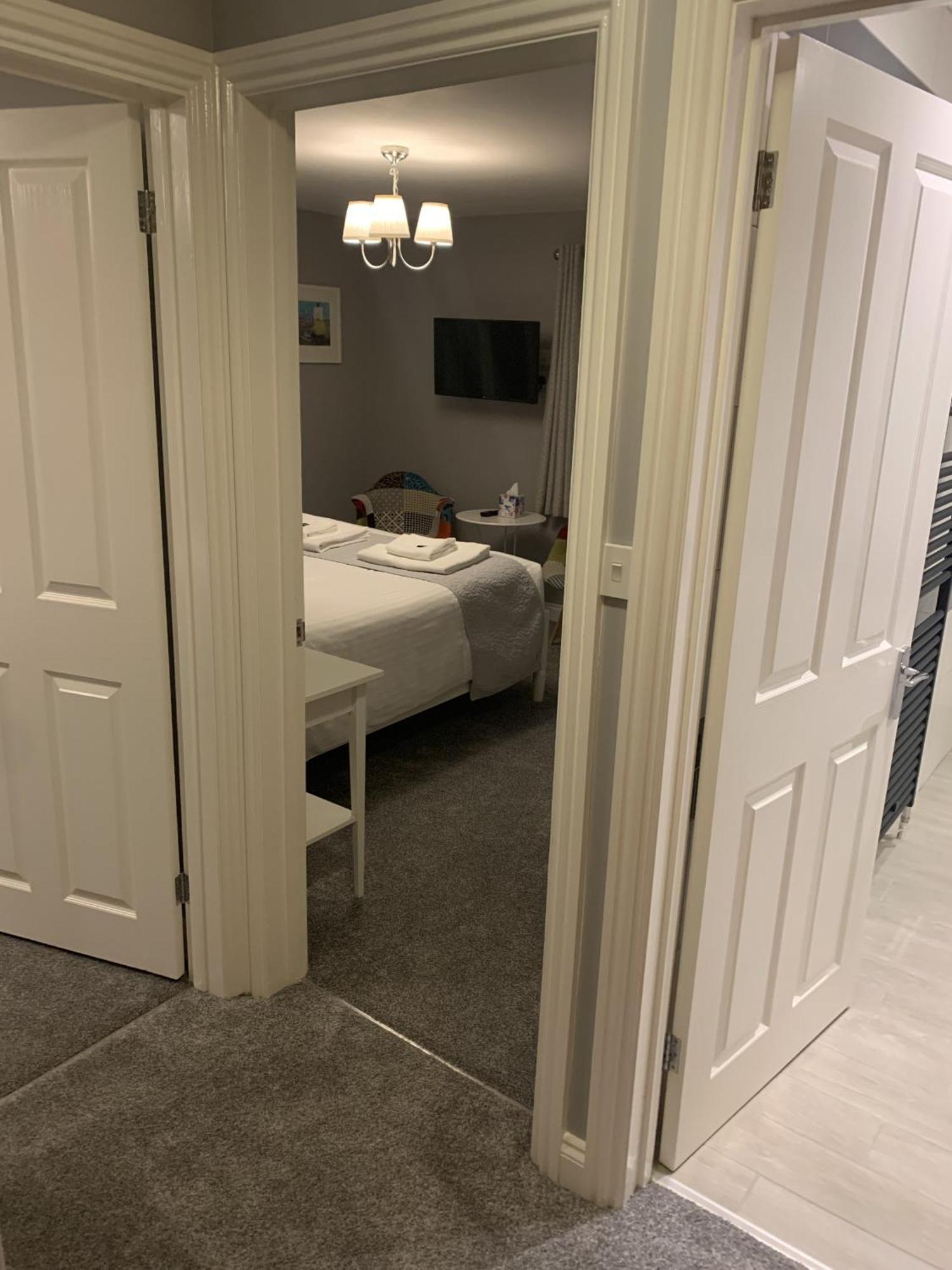 Hensleigh House Bed & Breakfast Чармут Стая снимка