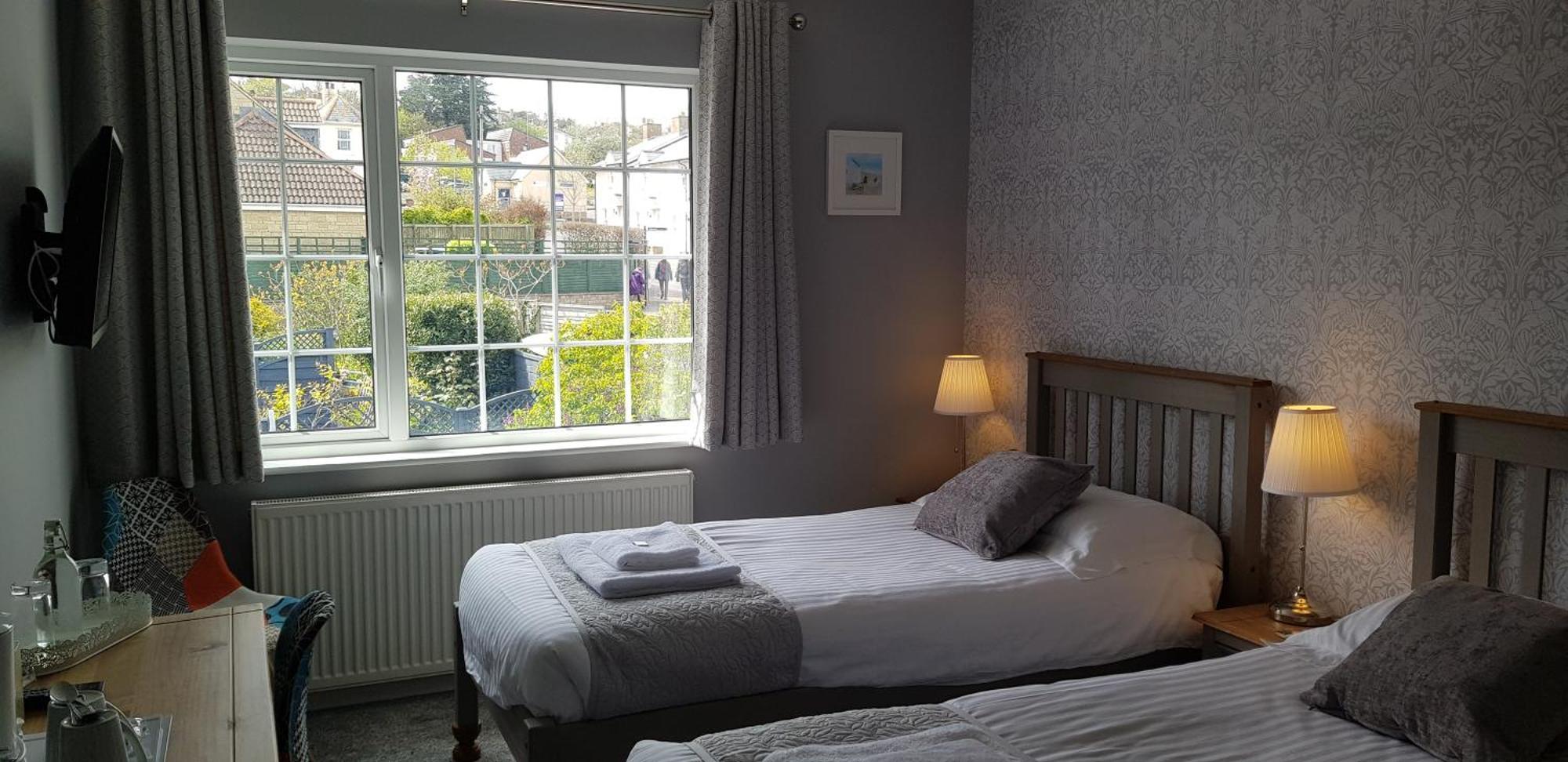Hensleigh House Bed & Breakfast Чармут Стая снимка